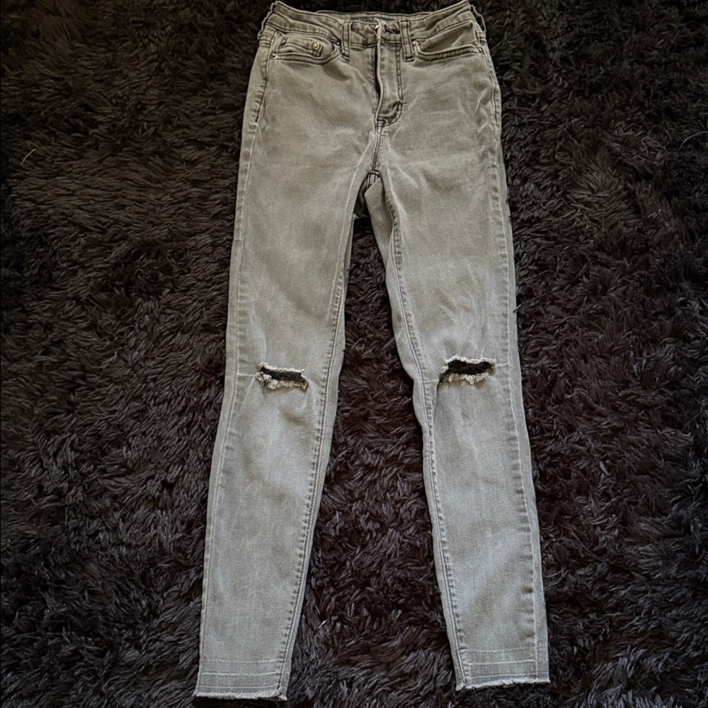 Stylish Charcoal Gray/Black Distressed Women Jeans